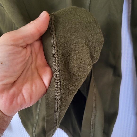 Lululemon green slim fit half zip pullover winter - Picture 5 of 6